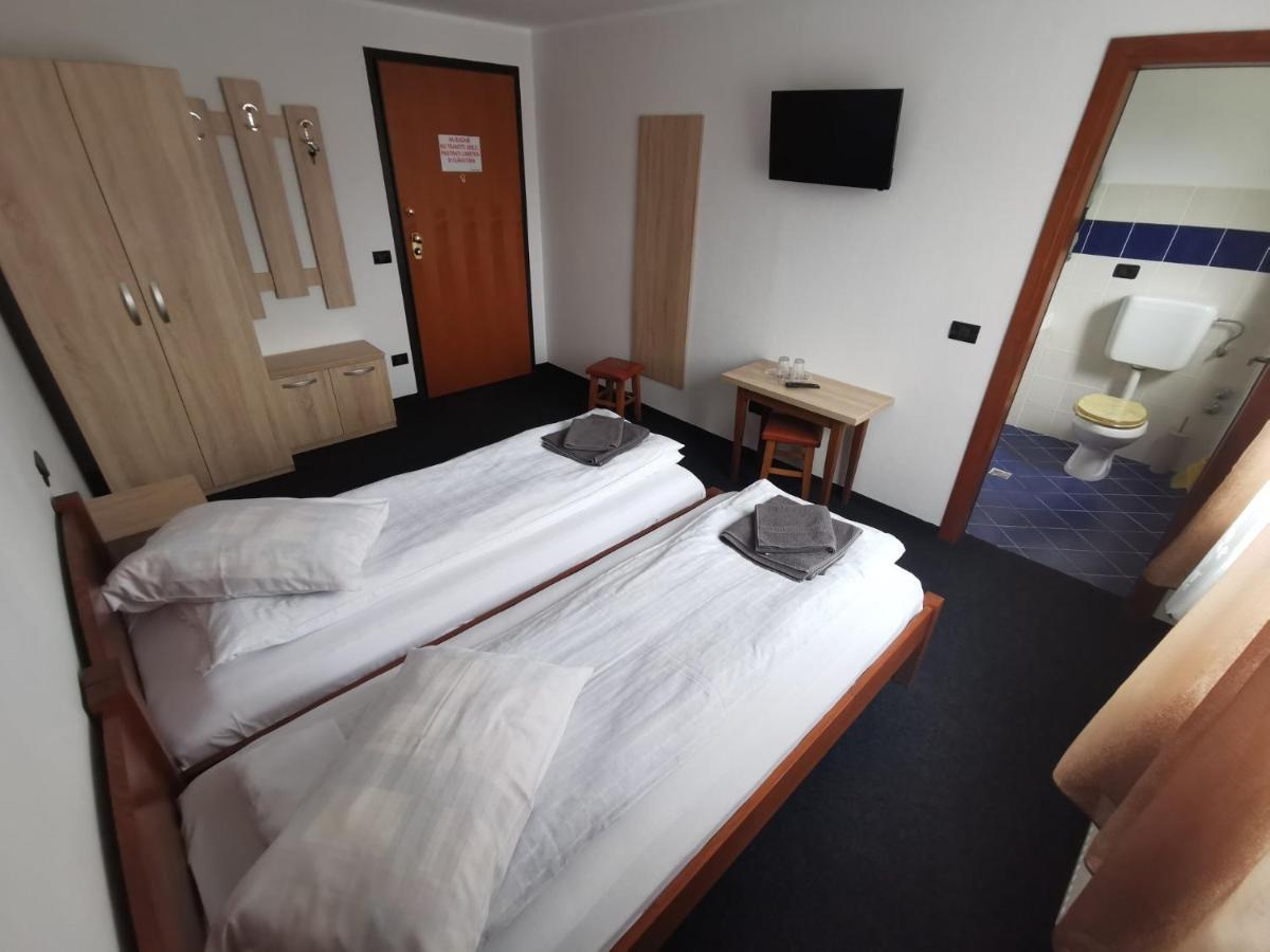 Cabana Cascada Cailor 호텔 Borşa 외부 사진